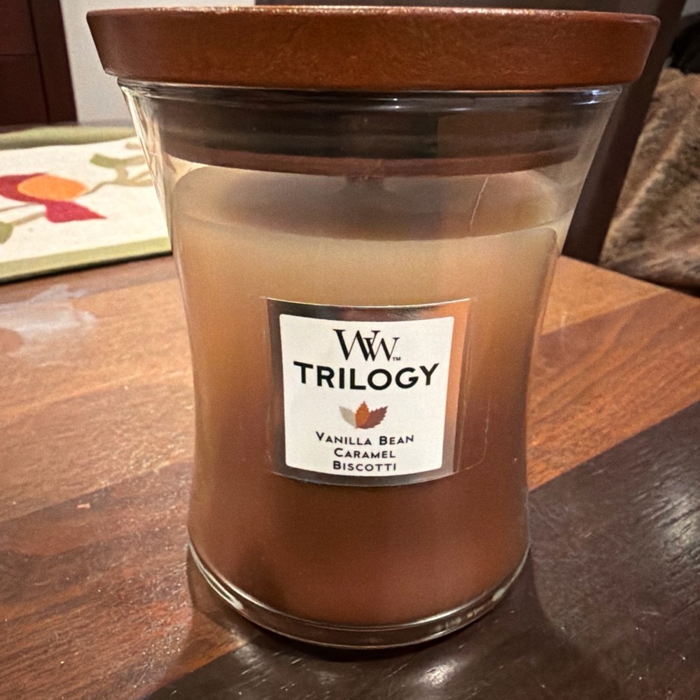 WoodWick Trilogy Candle vanilla bean Biscotti 9.7 oz - Picture 2 of 7